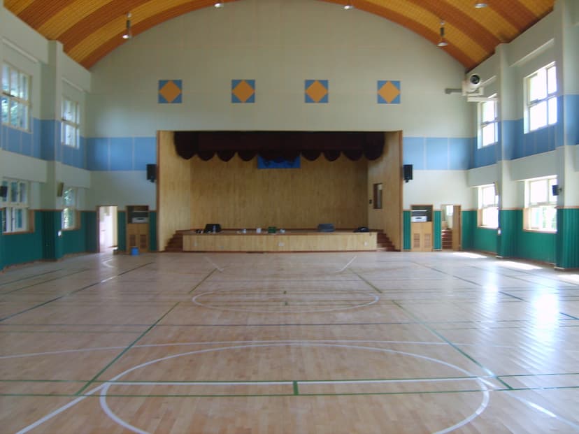 관교 중학교 체육관 증축공사 중 목공사