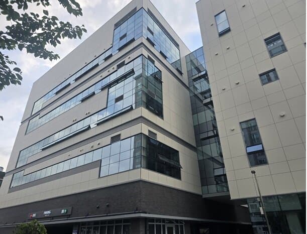 석수체육관 건립공사 중 금속 및 창호공사